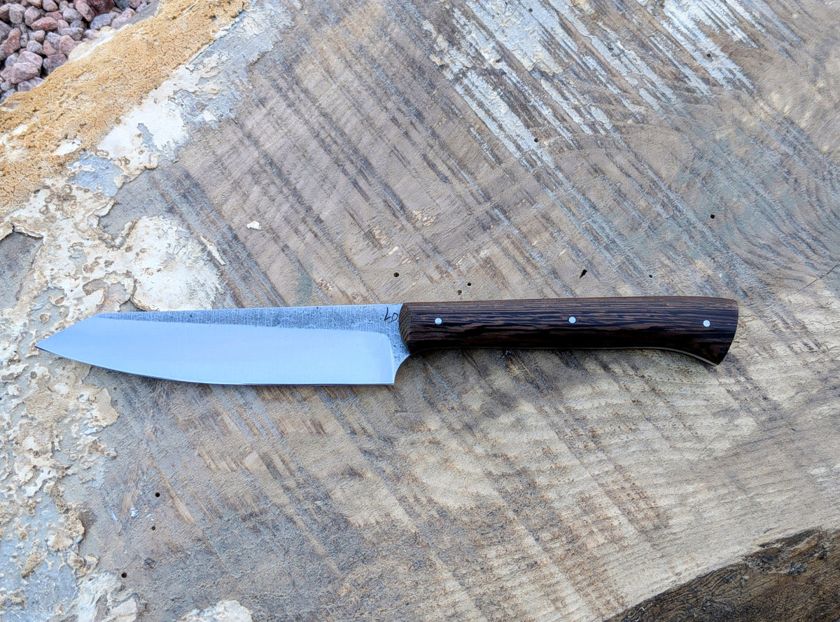 Couteau de Cuisine Artisanal | Le Santoku de table