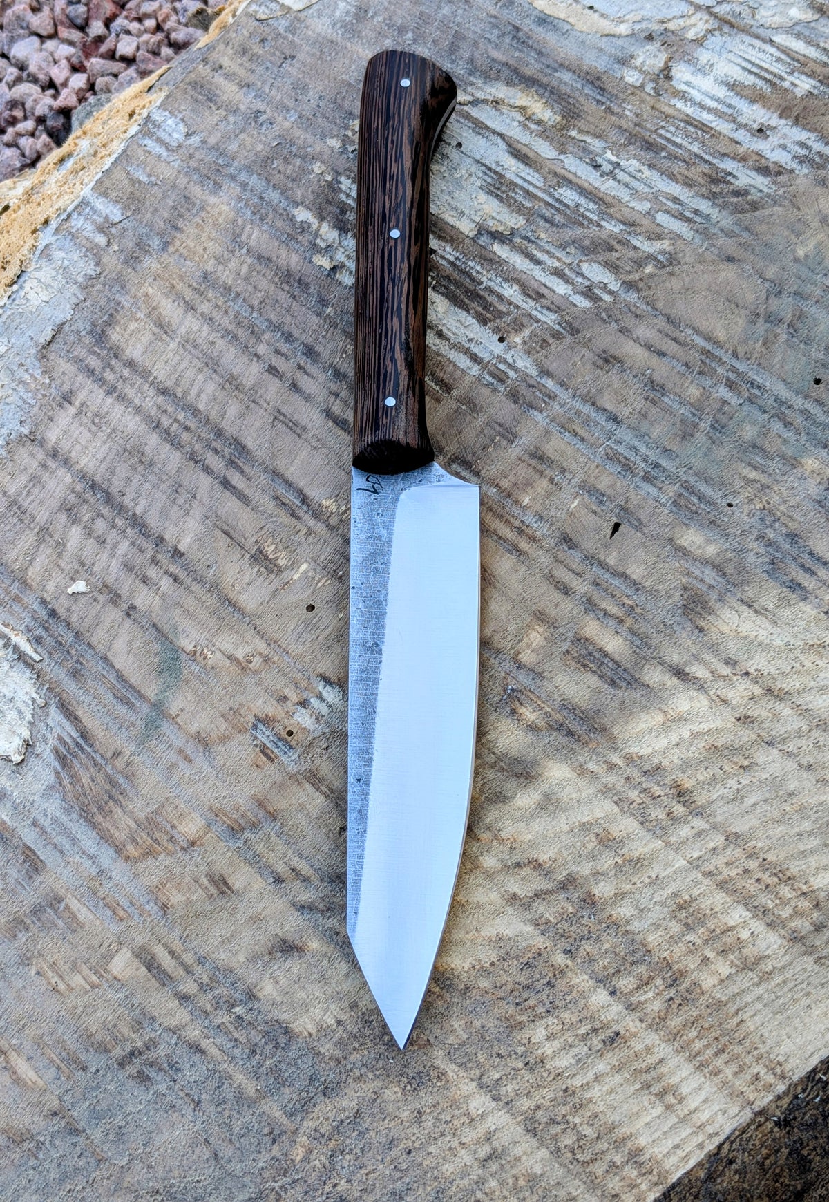 Couteau de Cuisine Artisanal | Le Santoku de table