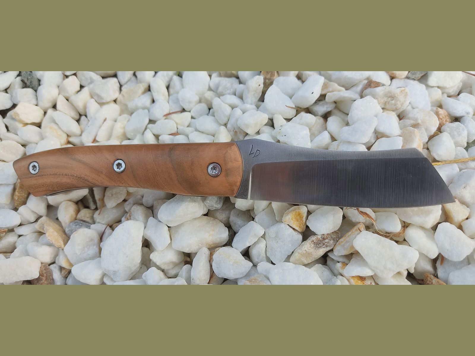 Couteau pliant EDC pocket en lame forgée avec manche bois Takefu