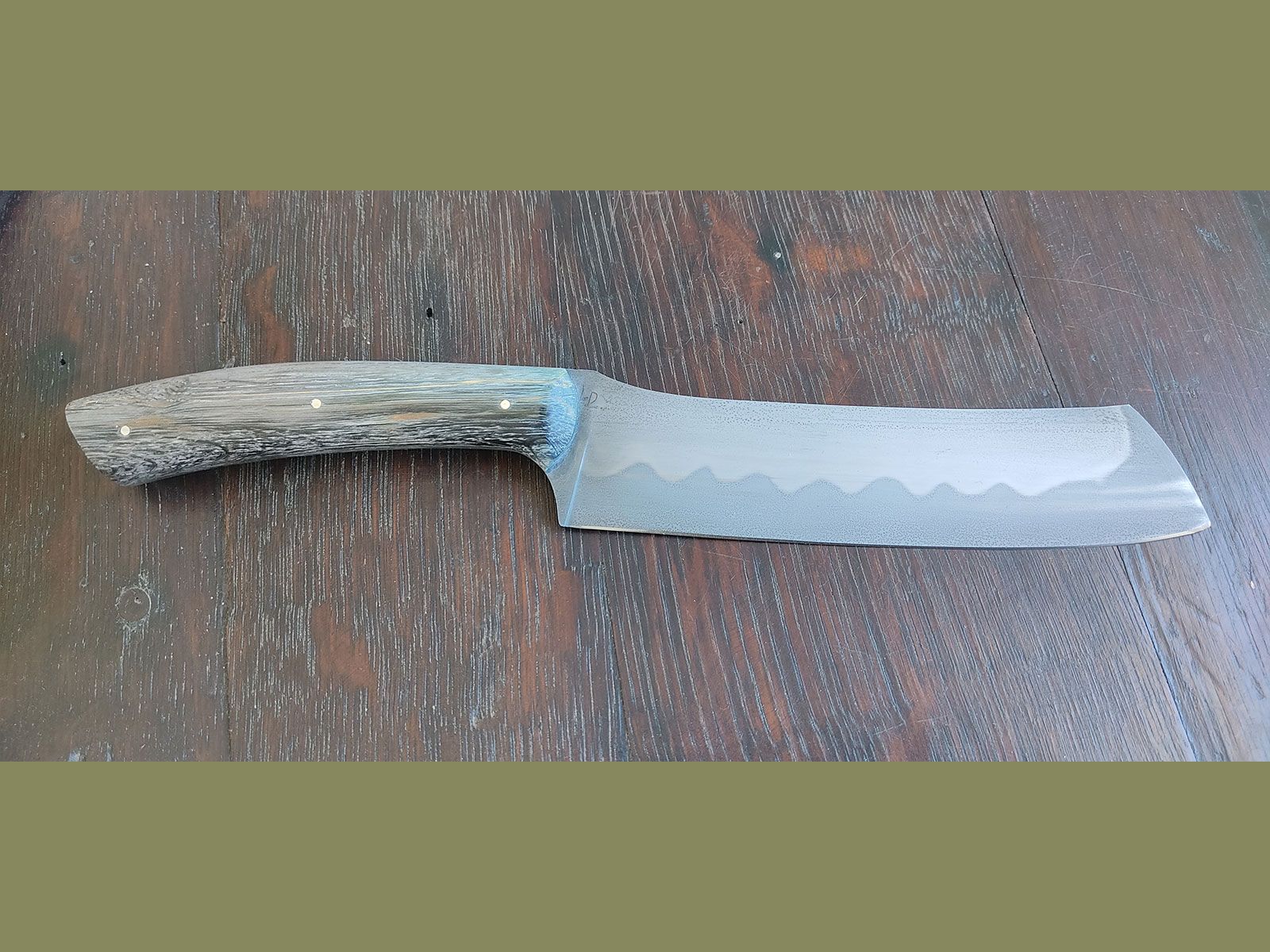 Couteau Chef de cuisine Takefu - lame XC100 trempe sélective - manche en chêne stabilisé
