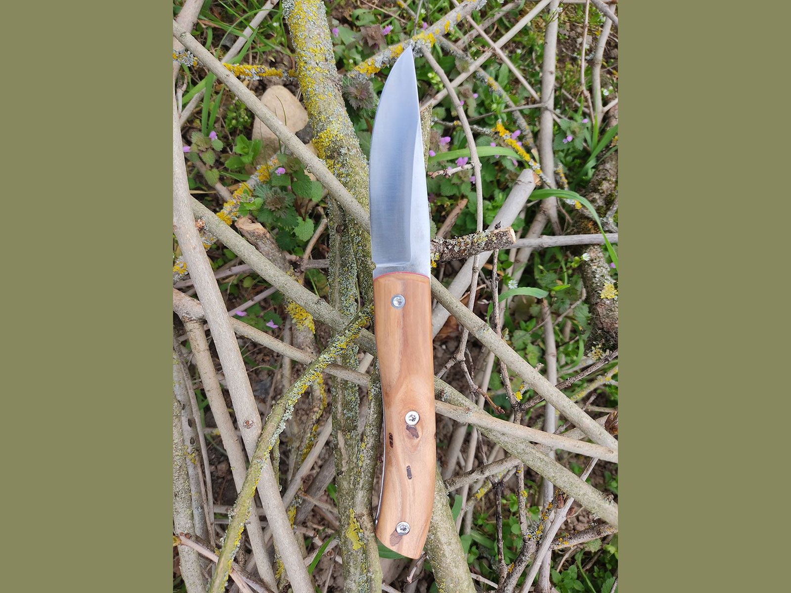 Couteau pliant avec larme forgée le Rustique